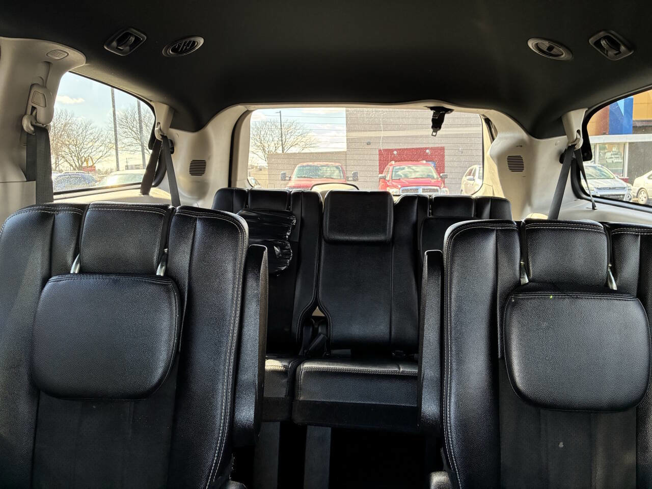 Used 2019 Dodge Grand Caravan SXT image 10