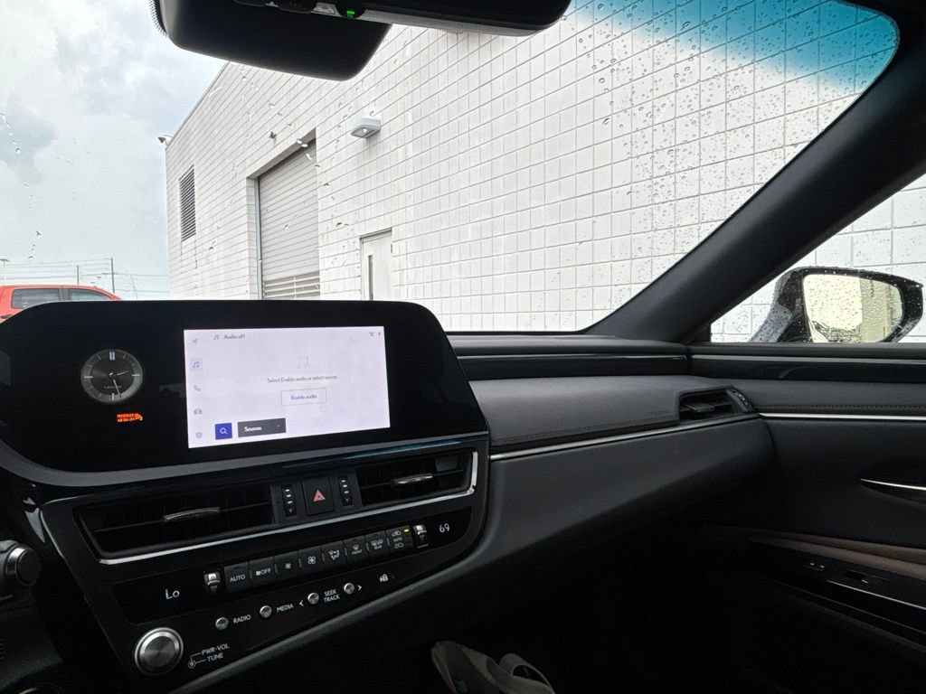 Used 2023 Lexus ES 350 FWD image 17