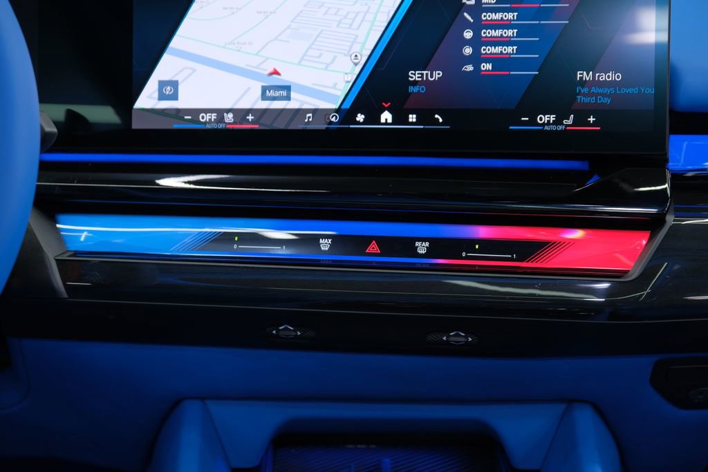 Used 2025 BMW M5 image 61