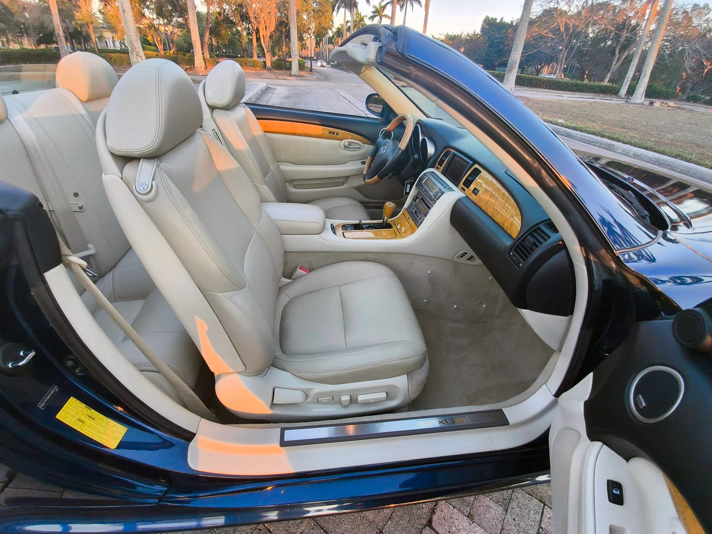 Used 2004 Lexus SC 430 Convertible RWD image 26