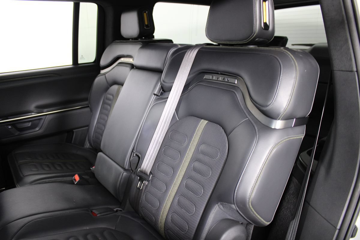 Used 2025 Rivian R1S Adventure Dual AWD/4WD image 32