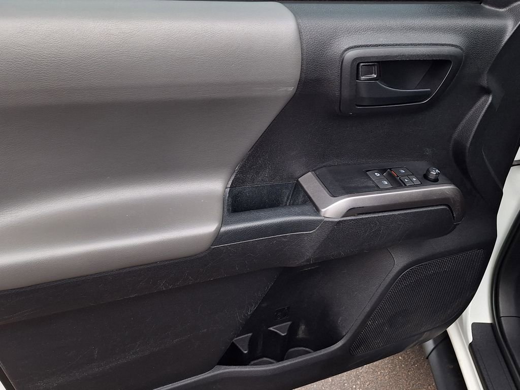 Used 2021 Toyota Tacoma SR5 image 9