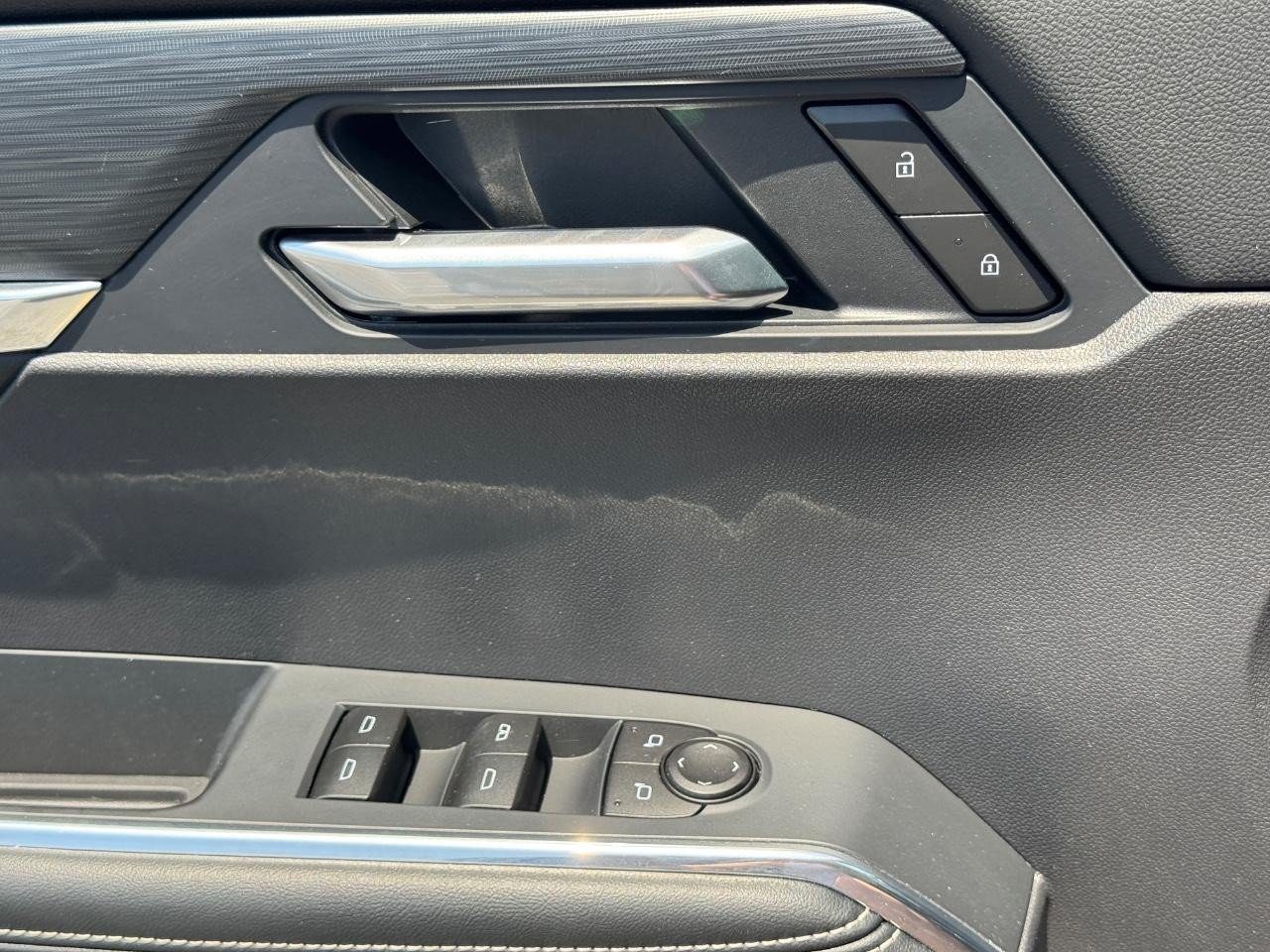 Used 2026 GMC Acadia Elevation w/ Elevation Premium Package FWD image 25