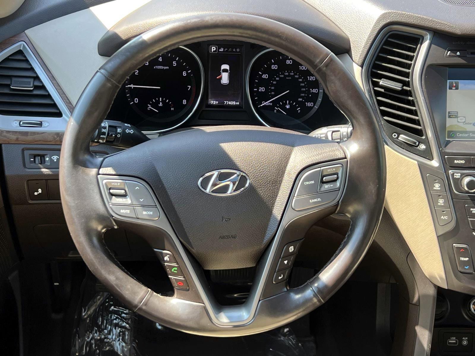 Used 2018 Hyundai Santa Fe AWD image 12
