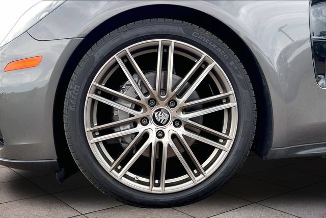 Used 2018 Porsche Panamera 4 w/ Premium Package Plus AWD/4WD image 9