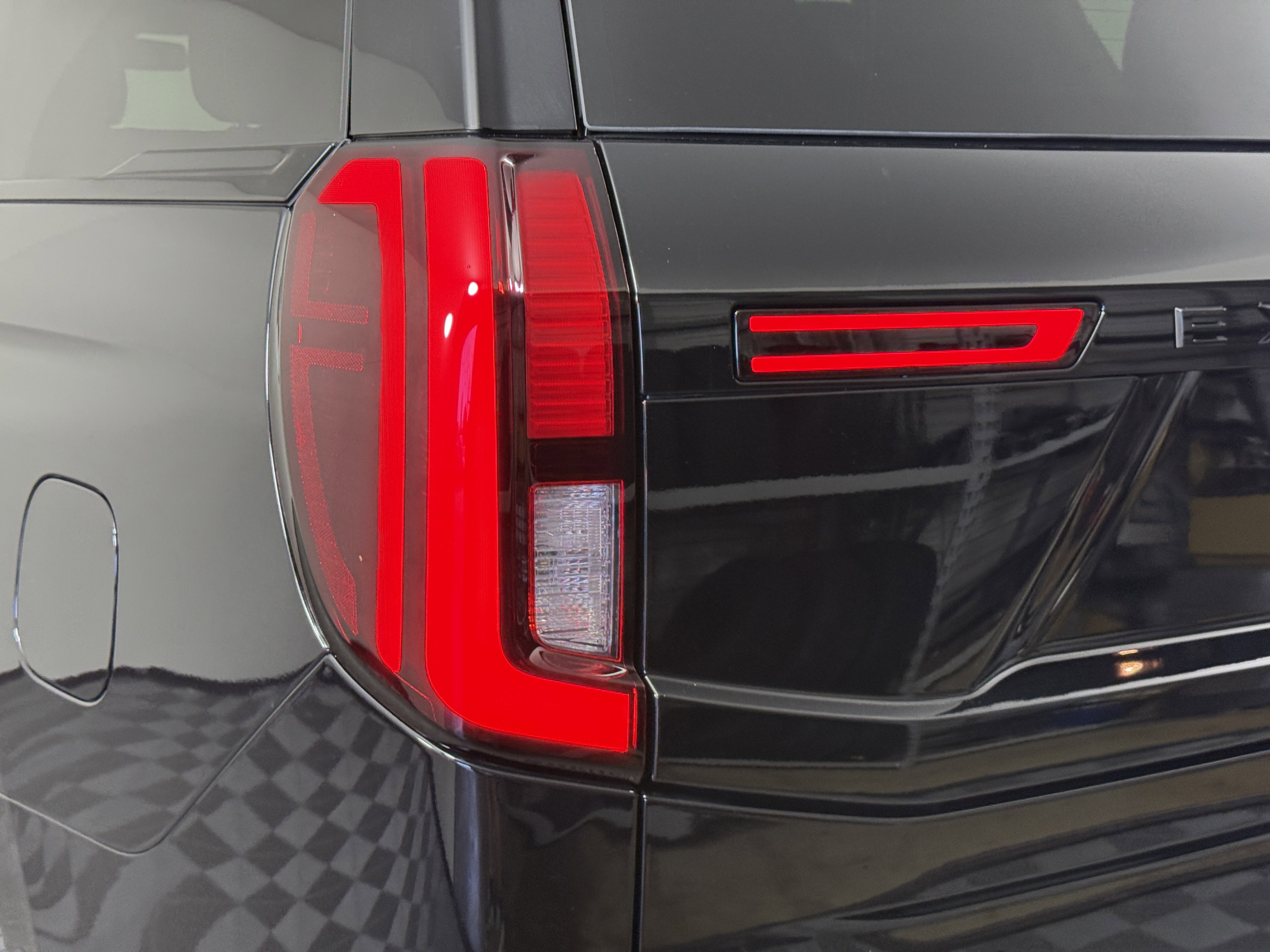 New 2026 Ford Expedition Platinum w/ Stealth Performance Package AWD/4WD image 8