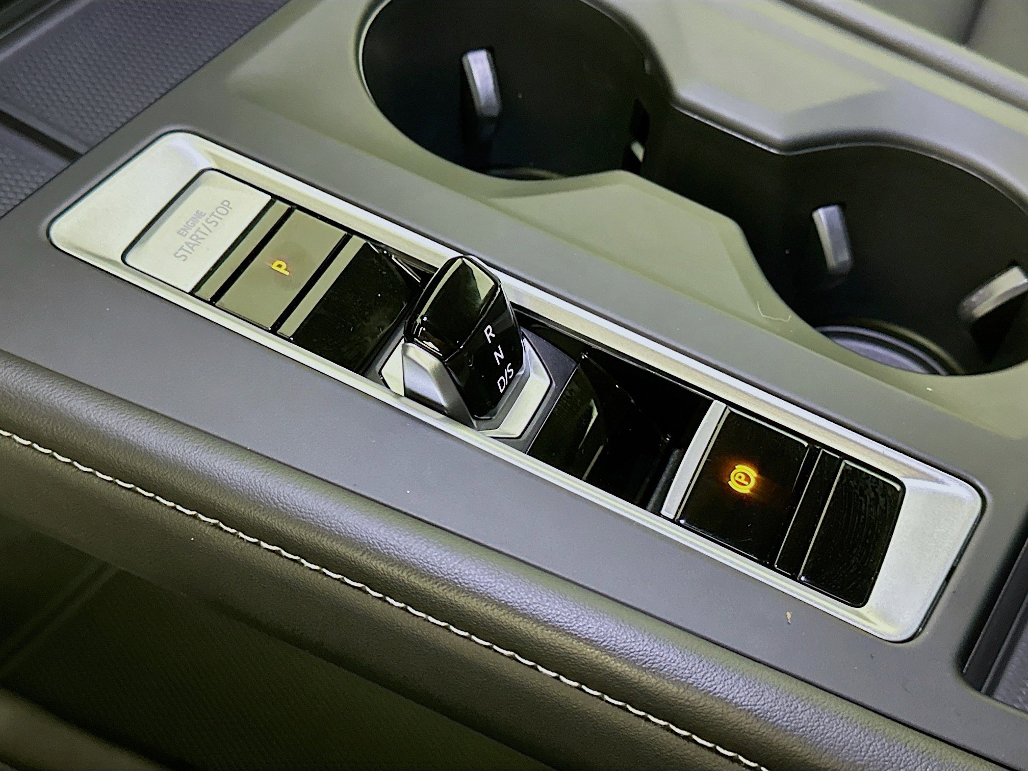 Used 2024 Volkswagen Atlas SE image 25