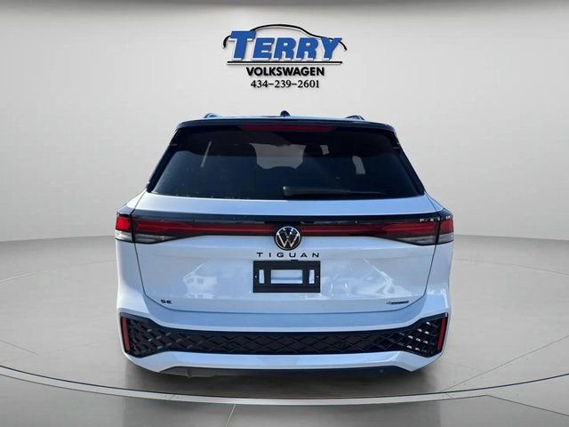 New 2026 Volkswagen Tiguan SE R-Line image 3