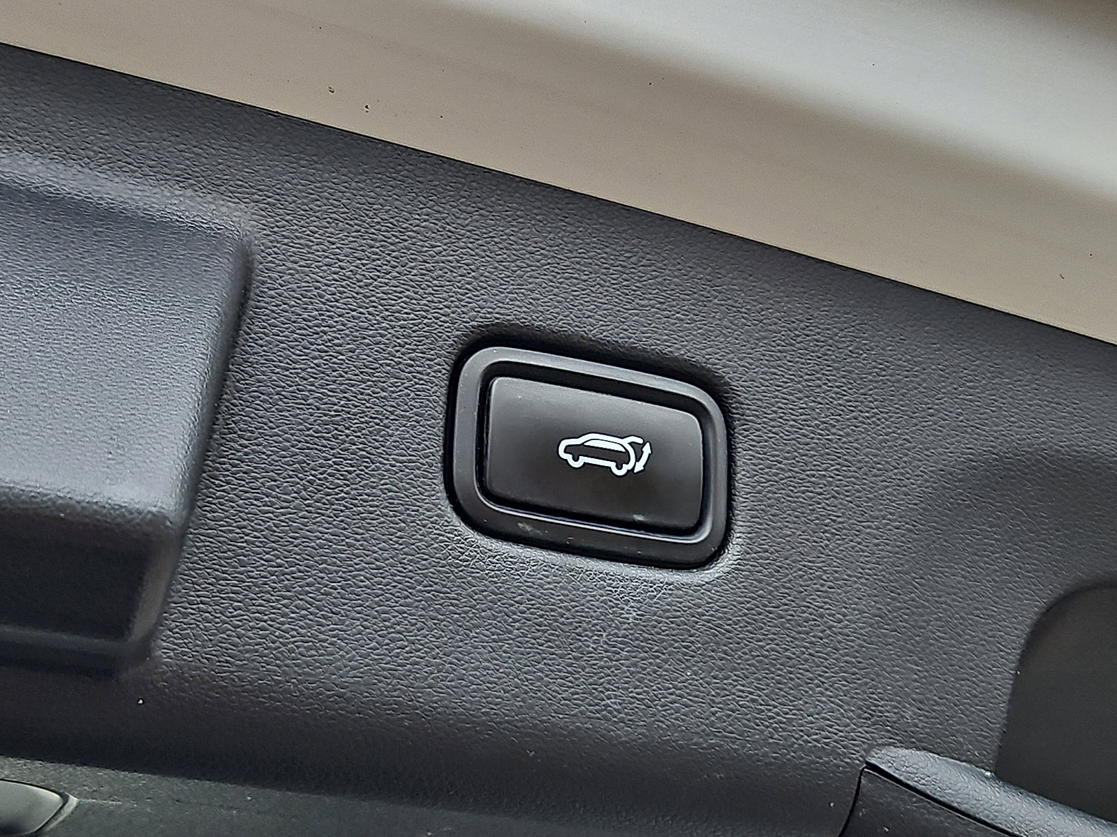 Used 2022 Hyundai Tucson Limited w/ Cargo Package image 31