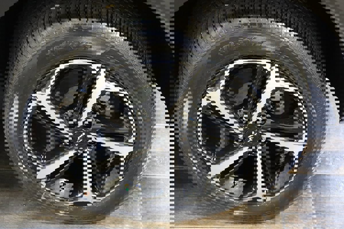 Used 2023 Chevrolet TrailBlazer RS w/ Technology Package image 27