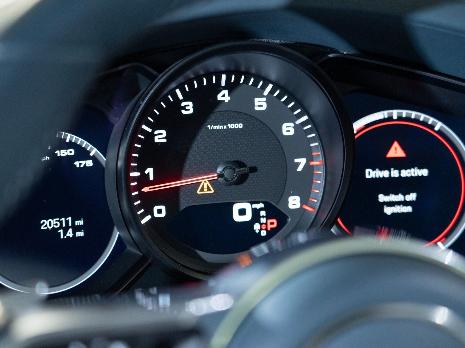 Certified 2023 Porsche Cayenne AWD/4WD image 18