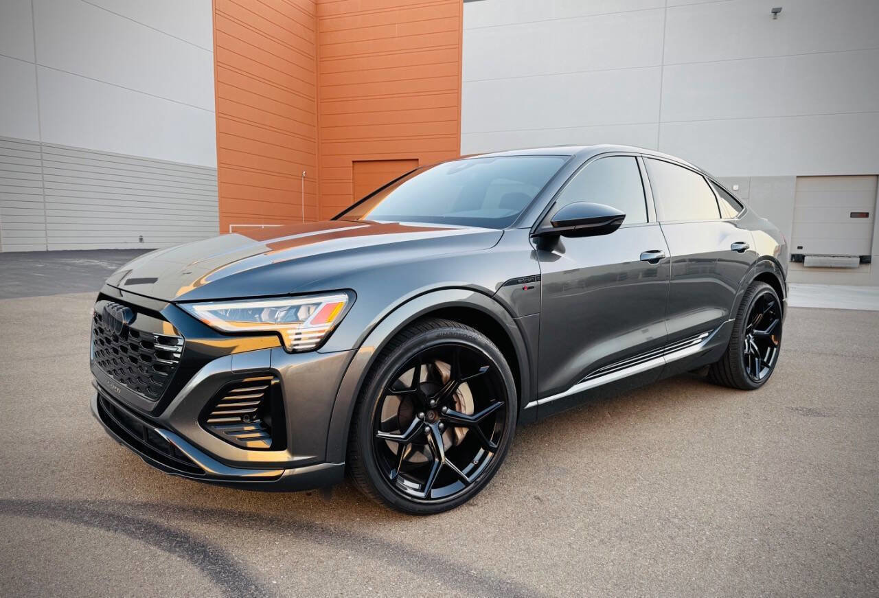 Used 2024 Audi Q8 e-tron Premium image 3