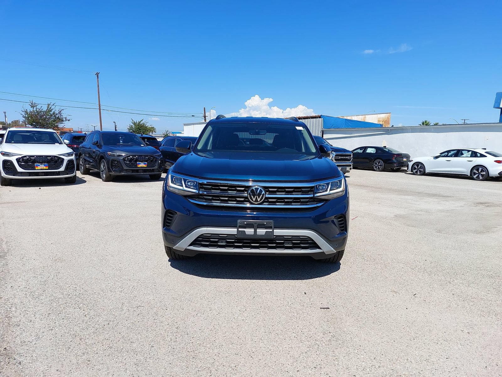 Used 2022 Volkswagen Atlas SE FWD image 2