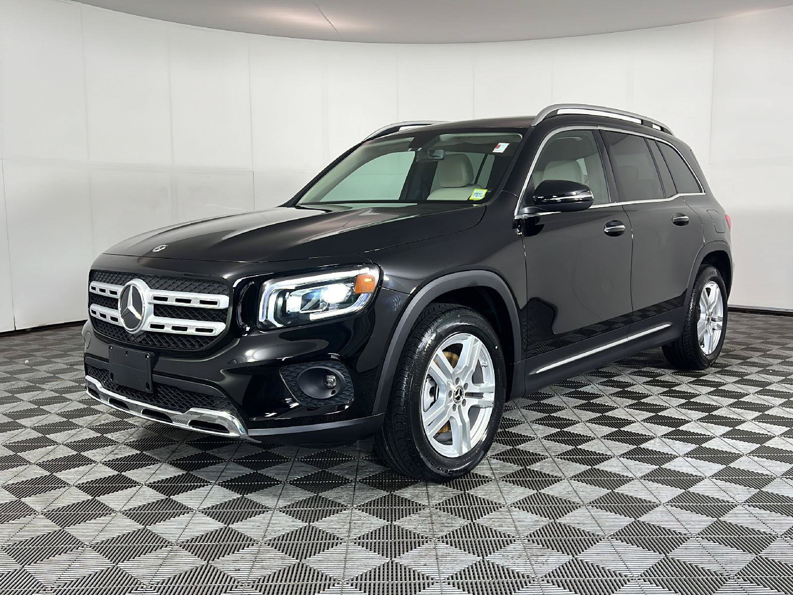 Used 2023 Mercedes-Benz GLB 250 4MATIC image 12