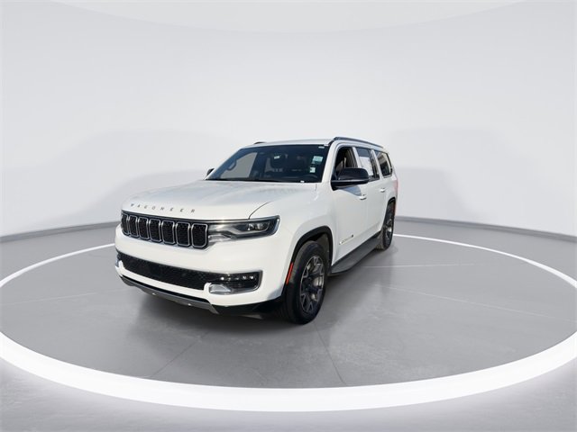 Used 2024 Jeep Wagoneer L Series III w/ Flexible Seating Group image 3