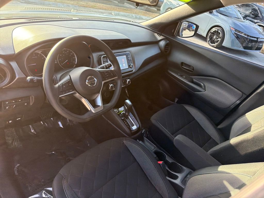Used 2020 Nissan Kicks S image 12