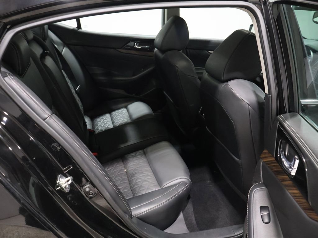 Used 2016 Nissan Maxima Platinum image 21