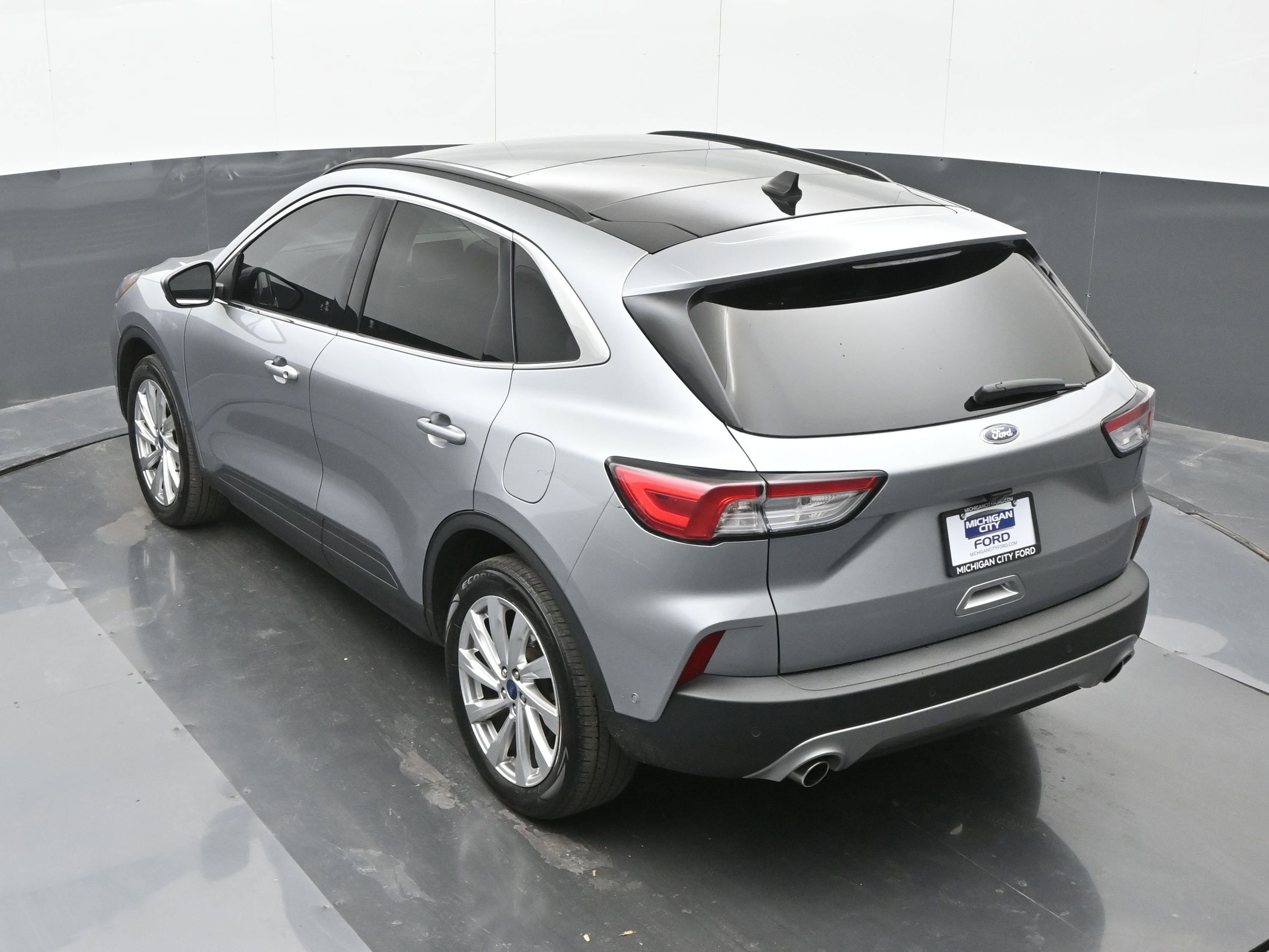 Used 2022 Ford Escape Titanium w/ Titanium Elite Package image 34