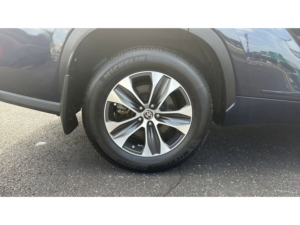 Used 2020 Toyota Highlander XLE image 37