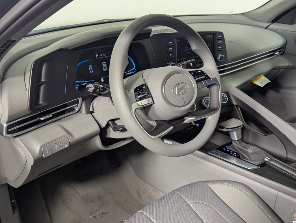 New 2026 Hyundai Elantra SE FWD image 11