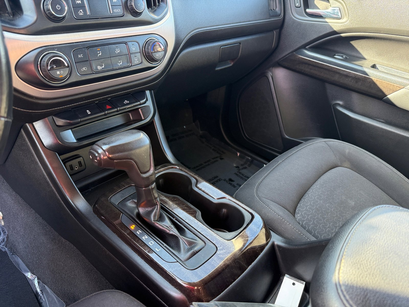 Used 2019 GMC Canyon SLE w/ SLE Convenience Package image 13