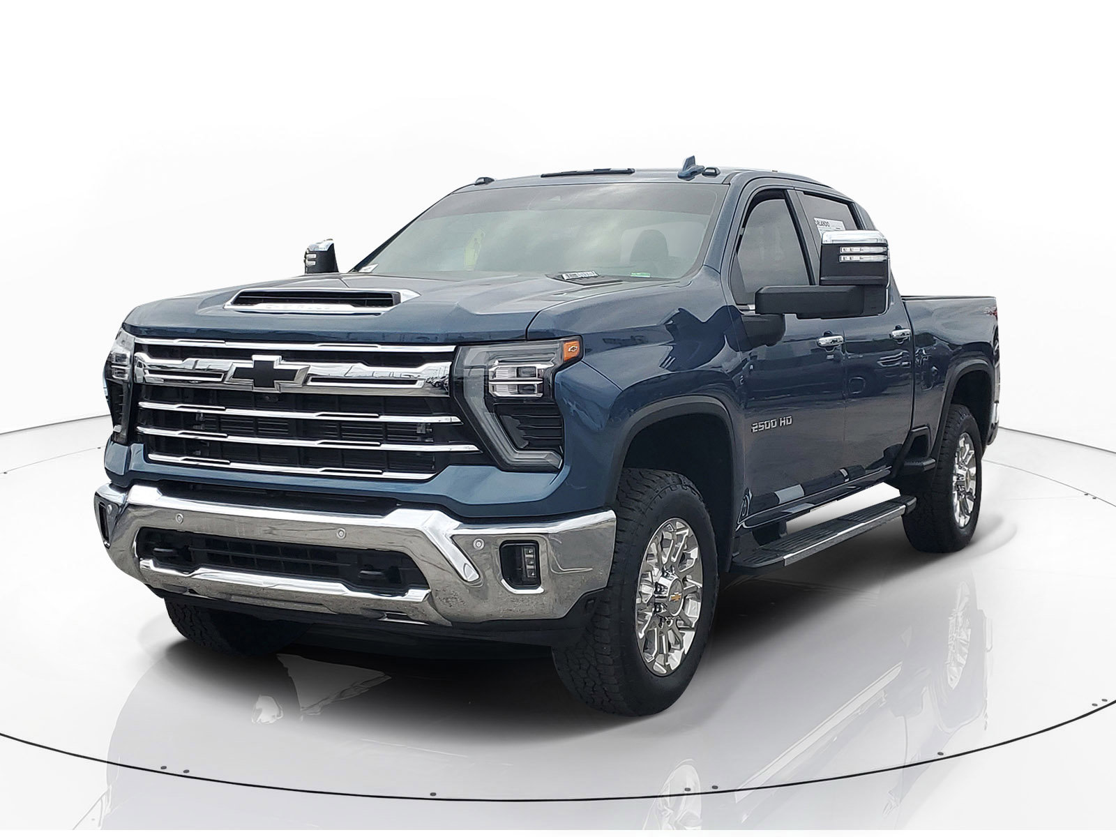 Used 2025 Chevrolet Silverado 2500 LTZ w/ LTZ Premium Package image 3