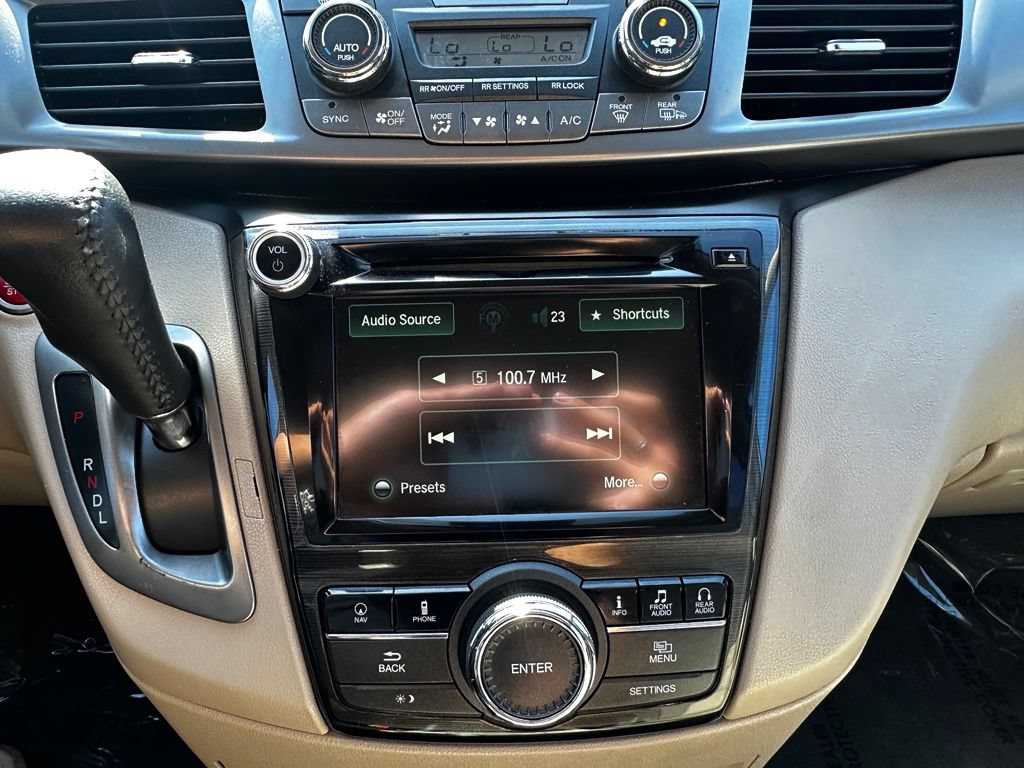 Used 2015 Honda Odyssey Touring image 25