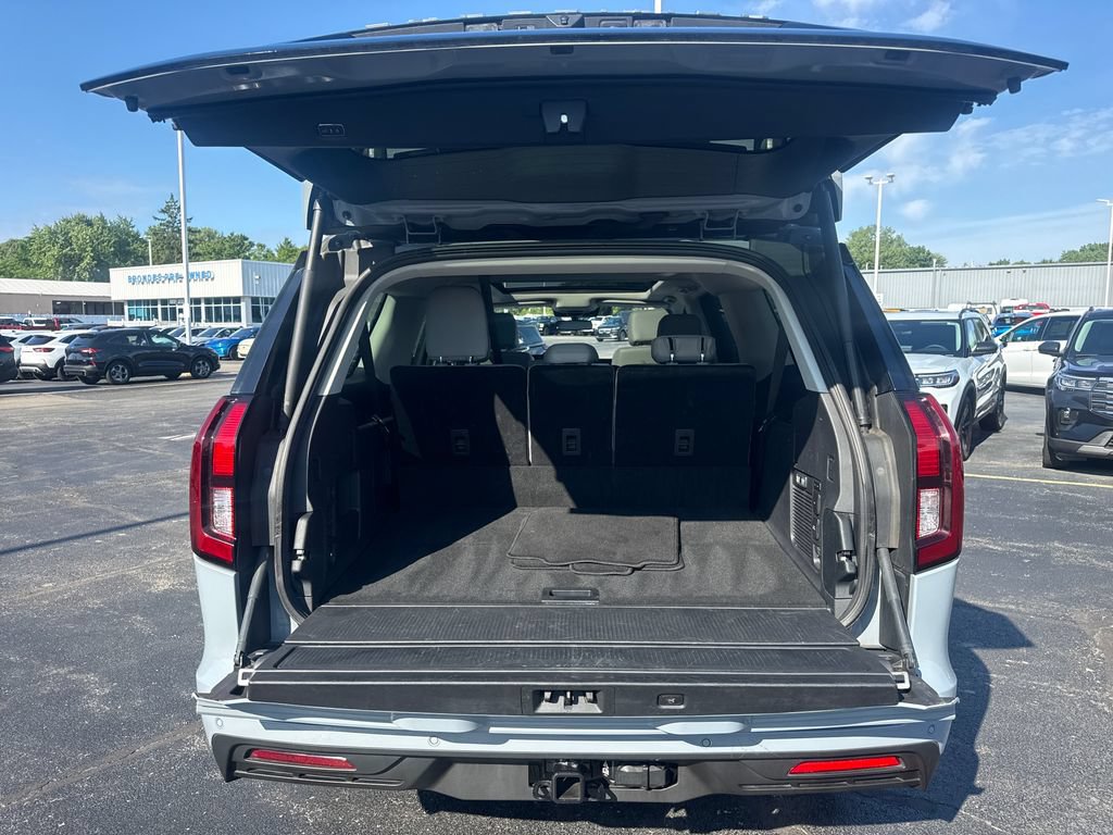 Used 2025 Ford Expedition Max Active AWD/4WD image 15