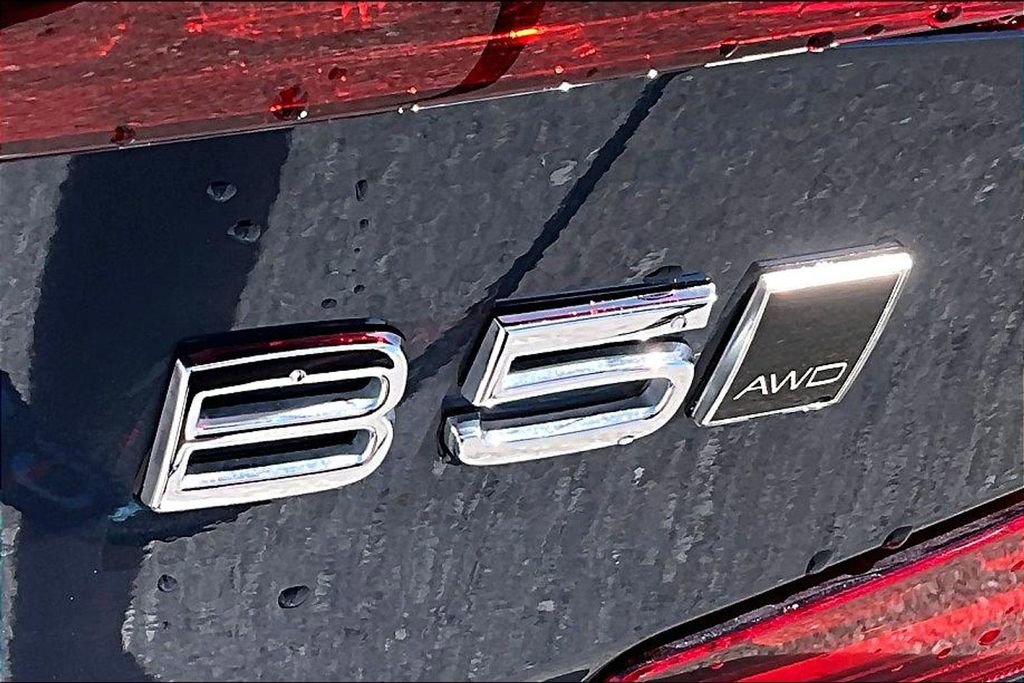 Used 2024 Volvo S60 B5 Ultimate w/ Climate Package image 31