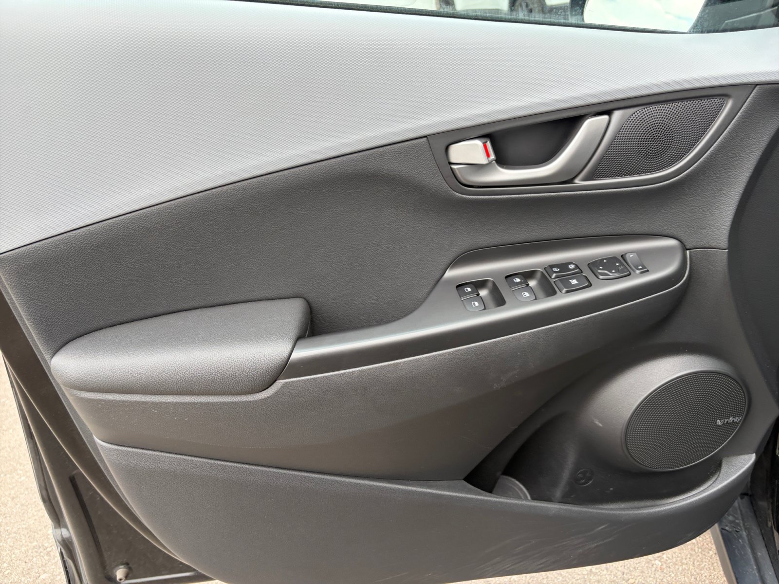 Used 2020 Hyundai Kona Ultimate AWD/4WD image 13