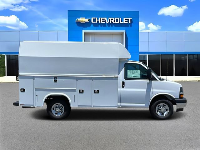 New 2026 Chevrolet Express 3500 w/ Power Convenience Package RWD image 3