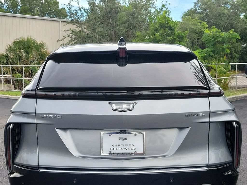 Certified 2024 Cadillac Lyriq Luxury AWD/4WD image 13