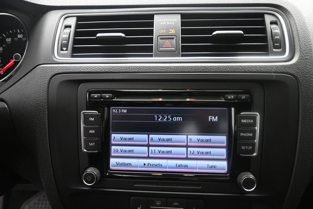 Used 2015 Volkswagen Jetta SE FWD image 11