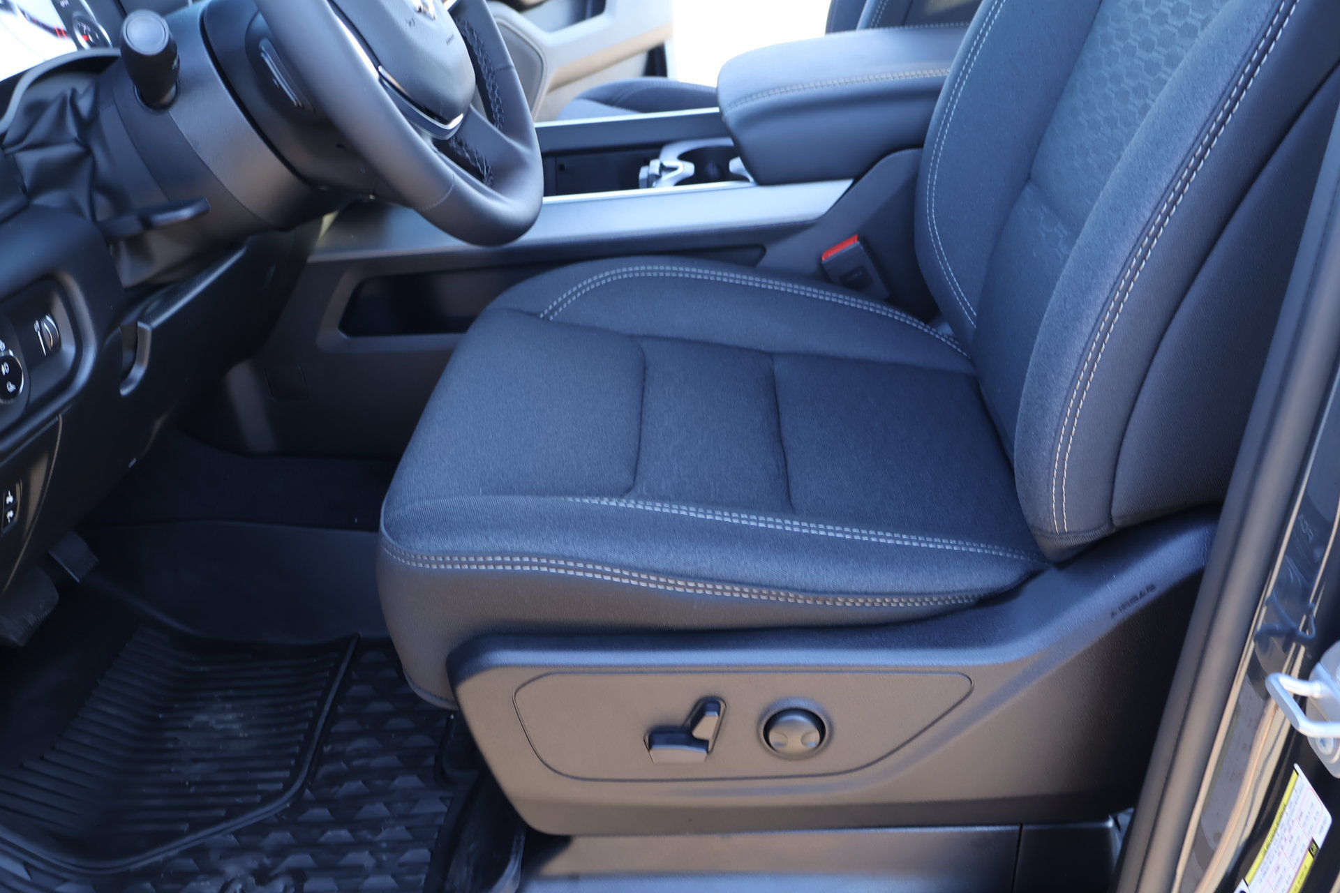 New 2026 RAM 1500 Big Horn w/ Night Edition AWD/4WD image 11