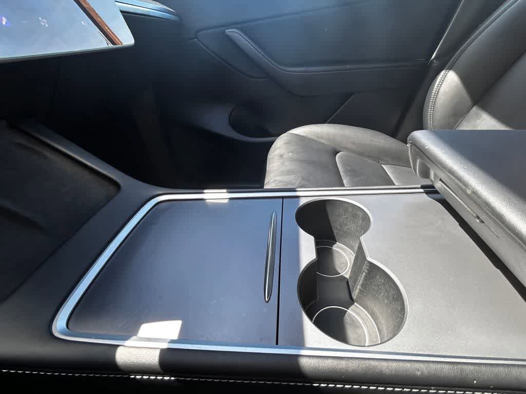 Used 2022 Tesla Model Y Long Range AWD/4WD image 18