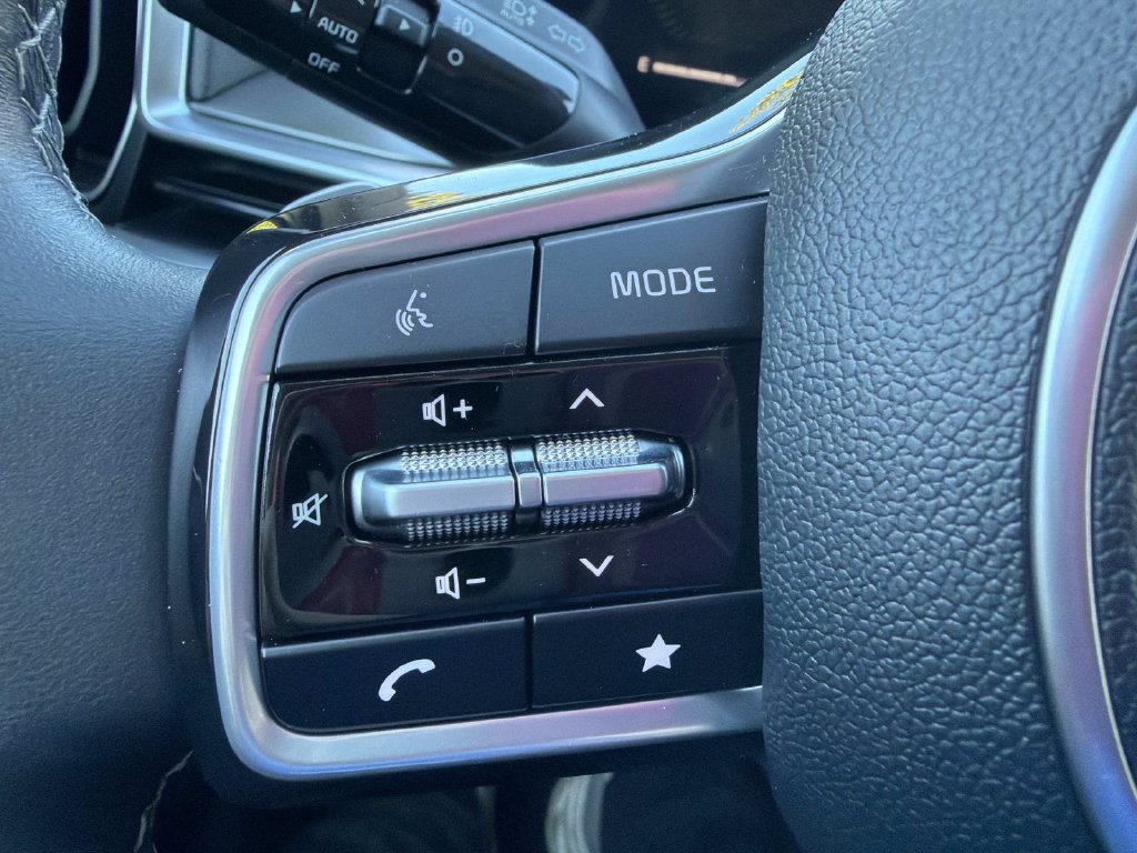Used 2025 Kia Sorento EX w/ EX Panoramic Sunroof Package FWD image 25