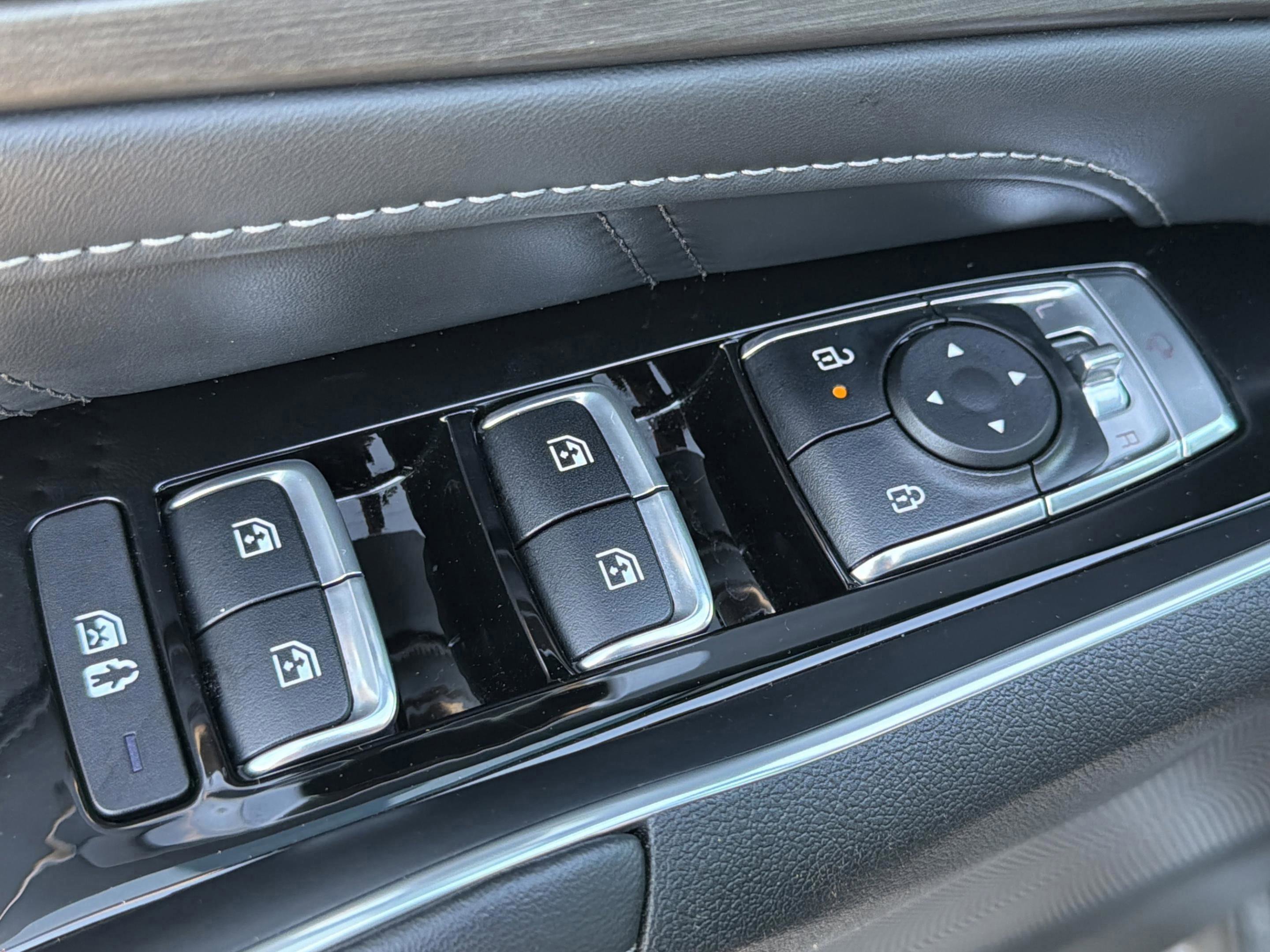 Certified 2025 Kia Sorento SX Prestige image 20