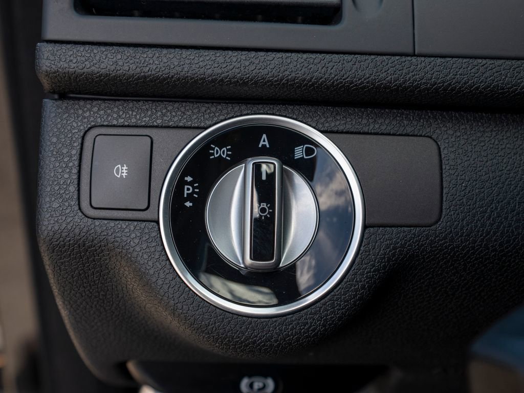 Used 2011 Mercedes-Benz C 300 4MATIC Sedan image 36