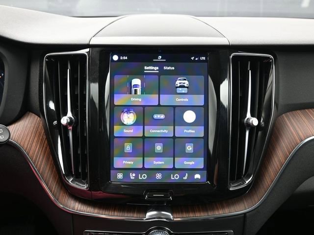 Used 2023 Volvo XC60 B5 Plus w/ Climate Package image 16