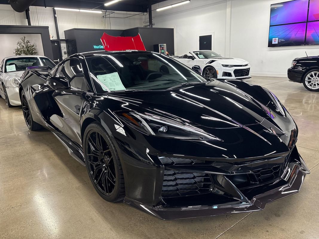 Used 2025 Chevrolet Corvette Z06 image 26