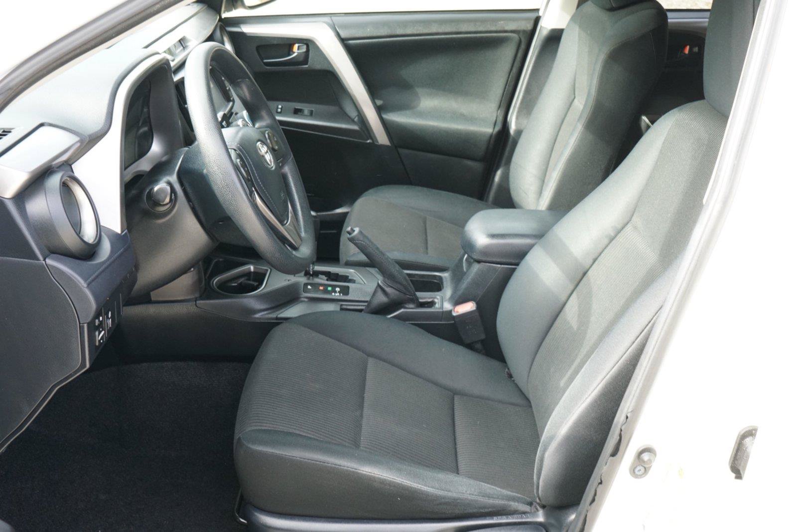 Used 2016 Toyota RAV4 LE FWD image 8