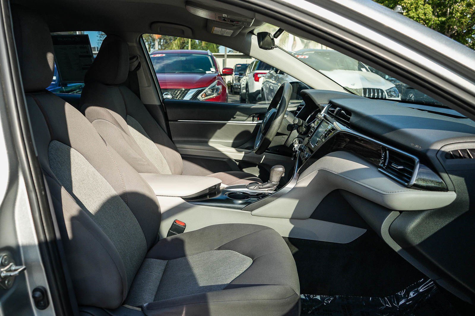 Used 2019 Toyota Camry LE w/ Carpet Mat Package FWD image 15