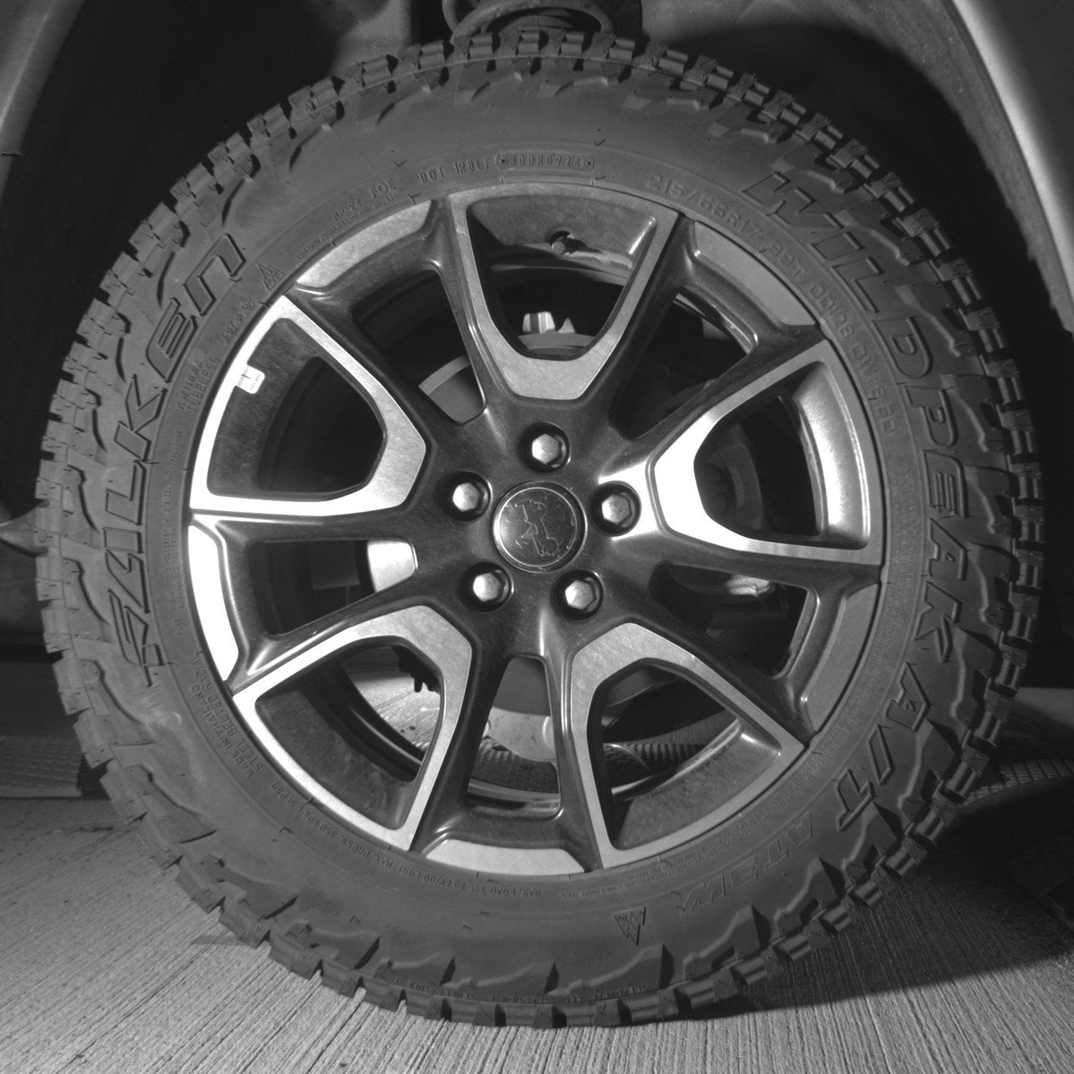 Used 2025 Jeep Compass Trailhawk AWD/4WD image 15