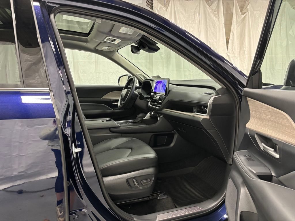 Used 2026 Toyota Grand Highlander AWD image 64