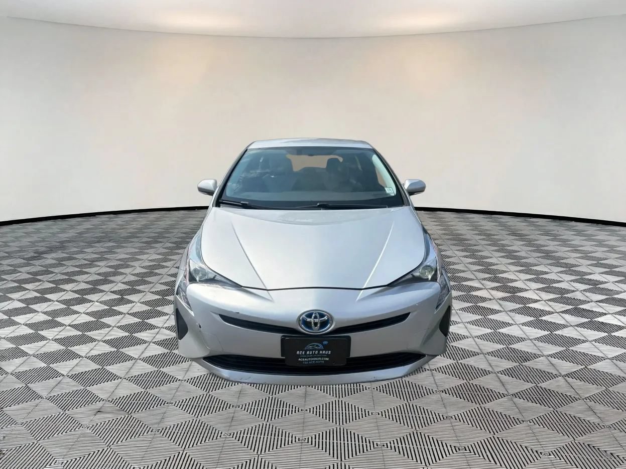Used 2016 Toyota Prius Three FWD image 2