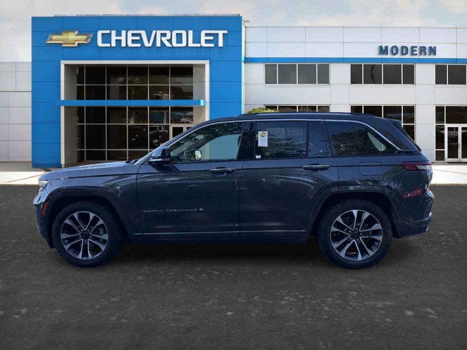 Used 2023 Jeep Grand Cherokee Overland w/ Adv Protech Group III AWD/4WD image 2