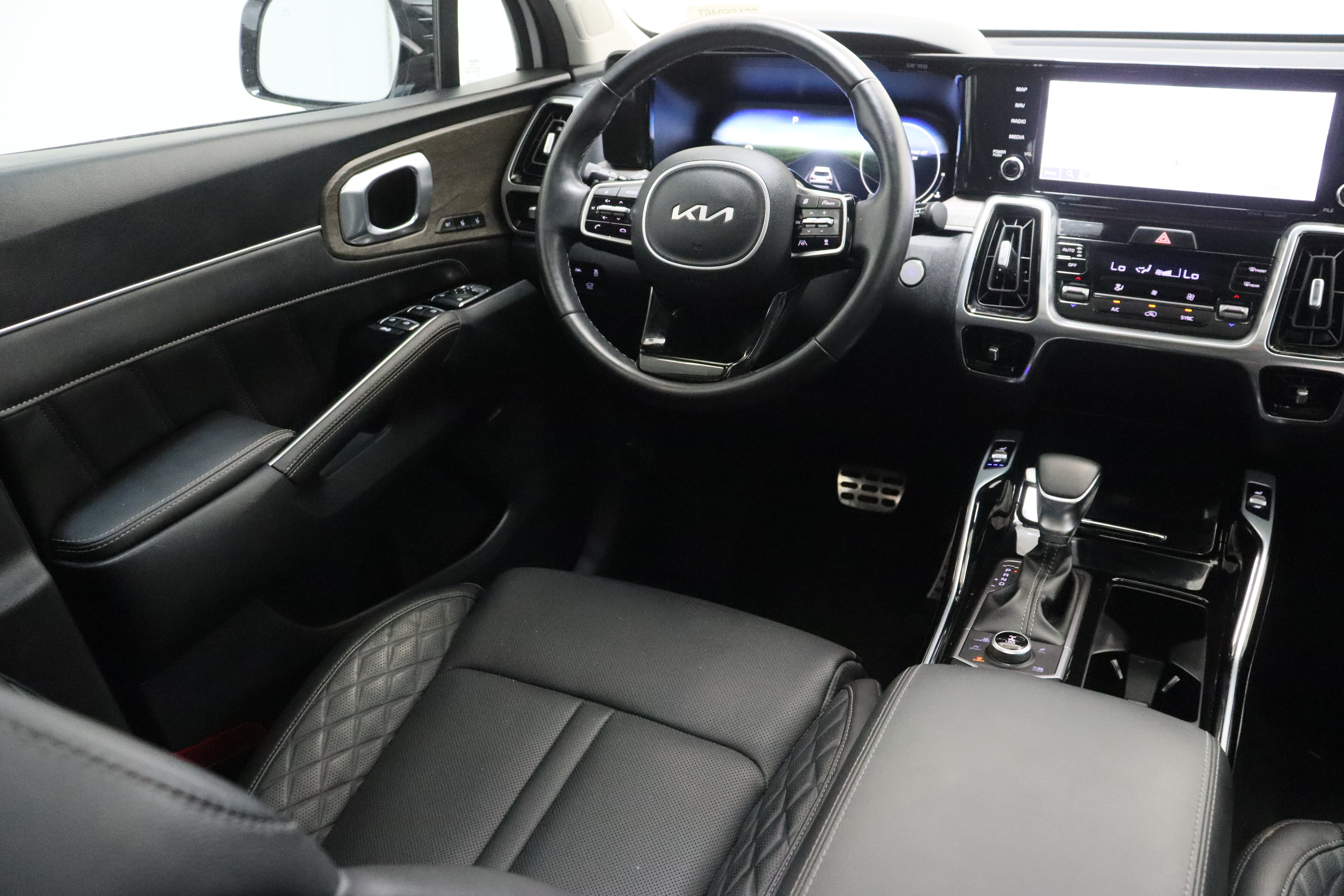 Used 2023 Kia Sorento SX Prestige AWD/4WD image 34