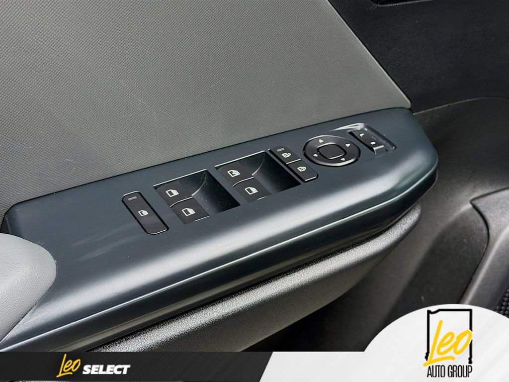 Used 2025 Kia K4 LXS image 17