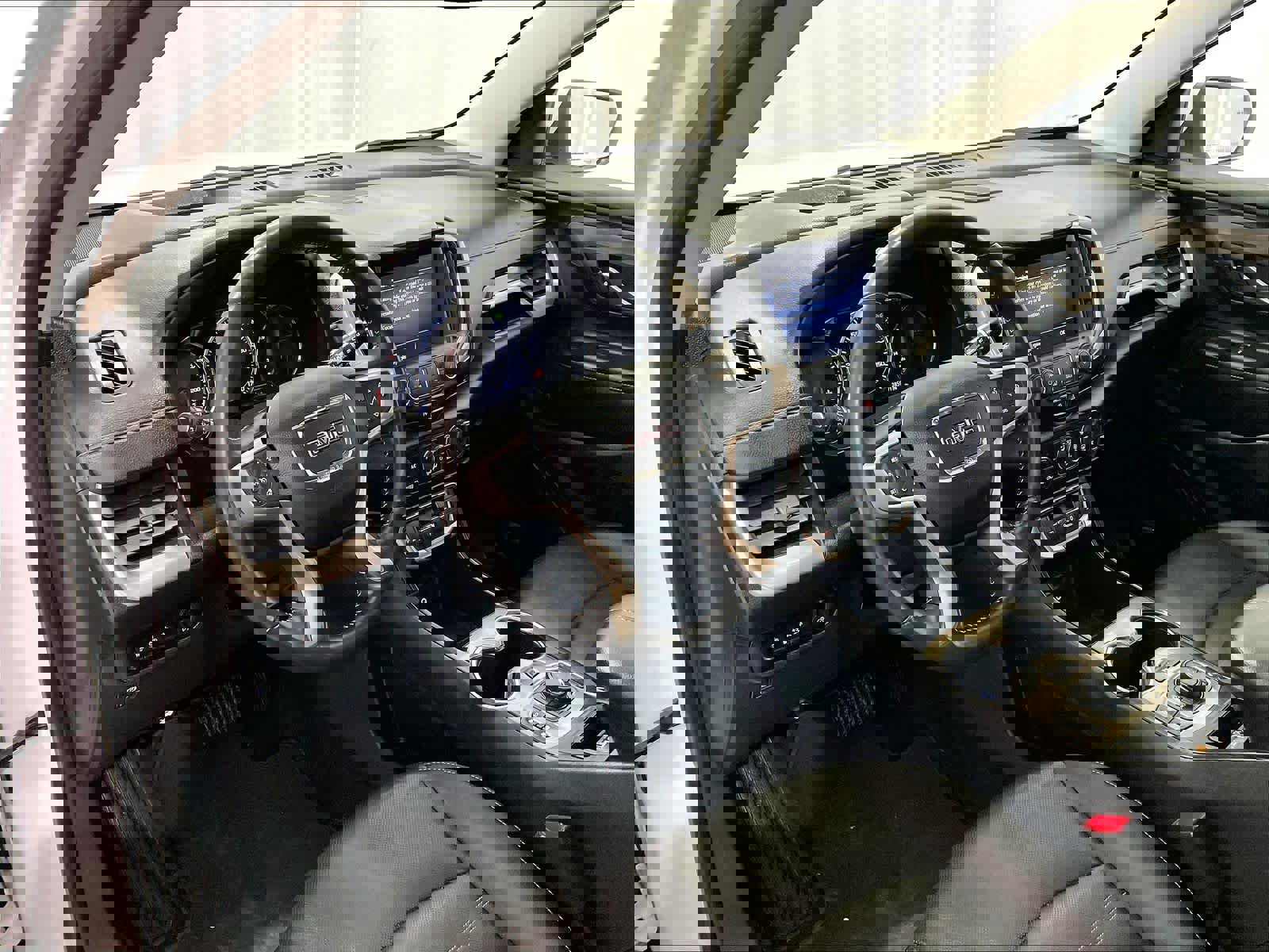 Used 2022 GMC Terrain Denali image 8