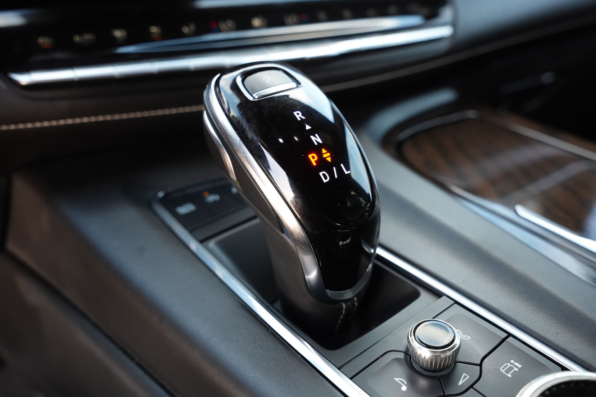 Certified 2024 Cadillac Escalade Sport Platinum w/ LPO, ONYX Package image 14